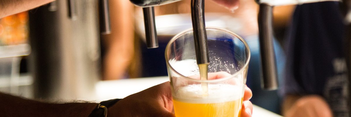 Kneipe. Symbolfoto von Pixabay