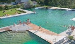 Schwimmbecken
