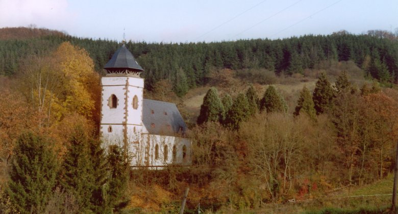 Die Kirche im Ort
