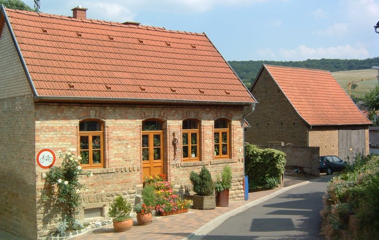 Häuserzeilen in der Hauptstraße