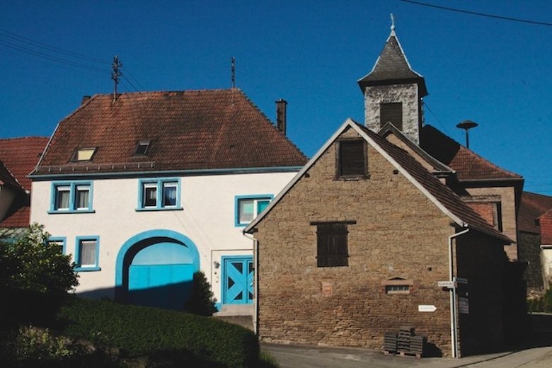 Blick auf die ehemalige Schule
