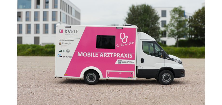 Symbolfoto Mobile Arztpraxis KV RLP