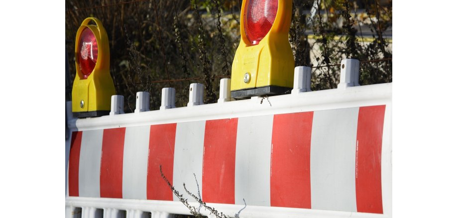Symbolfoto Straßensperrung