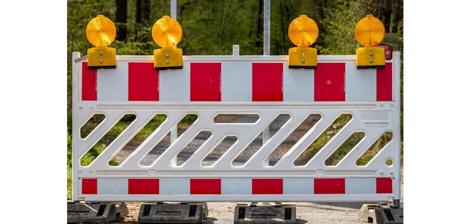Symbolfoto Straßensperrung