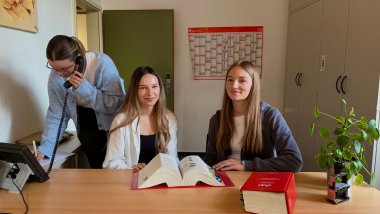 Foto der Verwaltungsfachangestellten-Azubis der Verbandsgemeinde Nordpfälzer Land