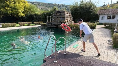 Rettung von Badegästen im Natur-Erlebnisbad